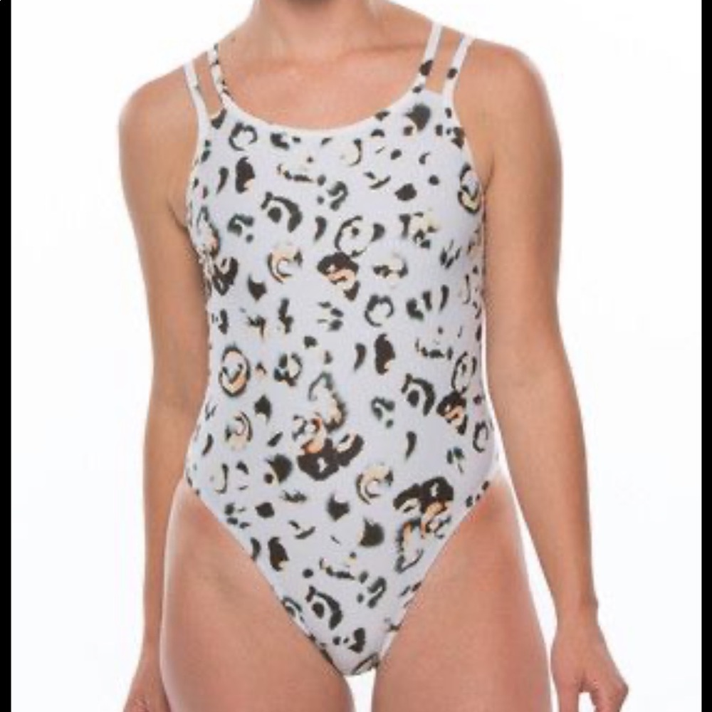 Jolyn Ash II Cheetah Print Onesie Size 30